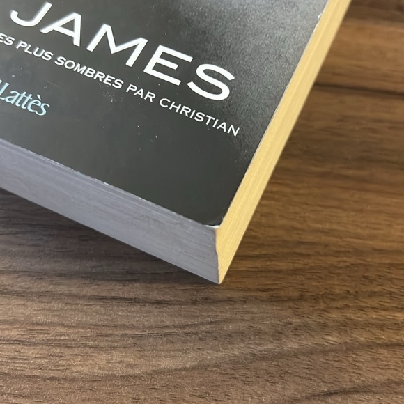 Grey + Darker - livres en français / books in FRENCH - Picture 6 of 6